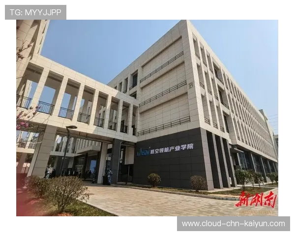 琑队如何建立青训成果的长期追踪、评估与职业输送闭环，青训队是干嘛的